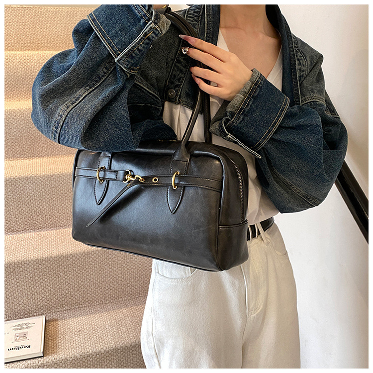 https://fulmo-img-server.com/carry-on-bag/8262f4f6-a152-4ecc-9296-82befedf4ef3.jpg