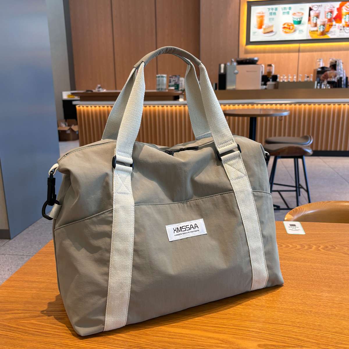 https://fulmo-img-server.com/carry-on-bag/86c4d681c7864495a0ebefbea380918f.jepg