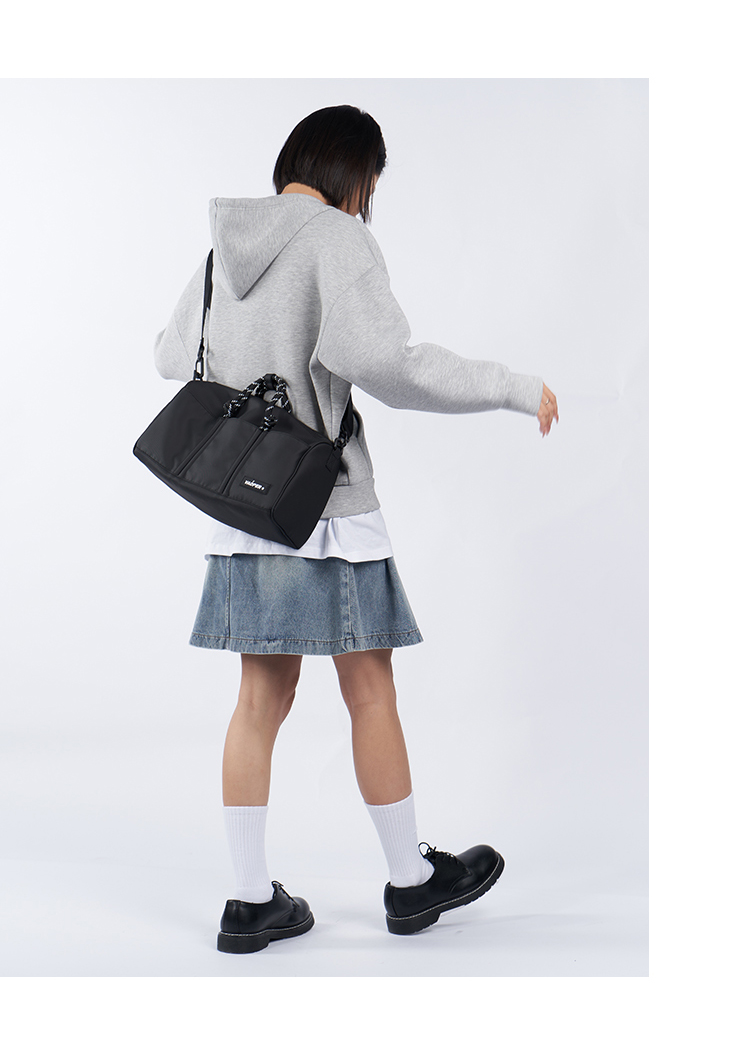 https://fulmo-img-server.com/carry-on-bag/8730e727-8529-4685-8e0d-1dcac0b7240e.jpg