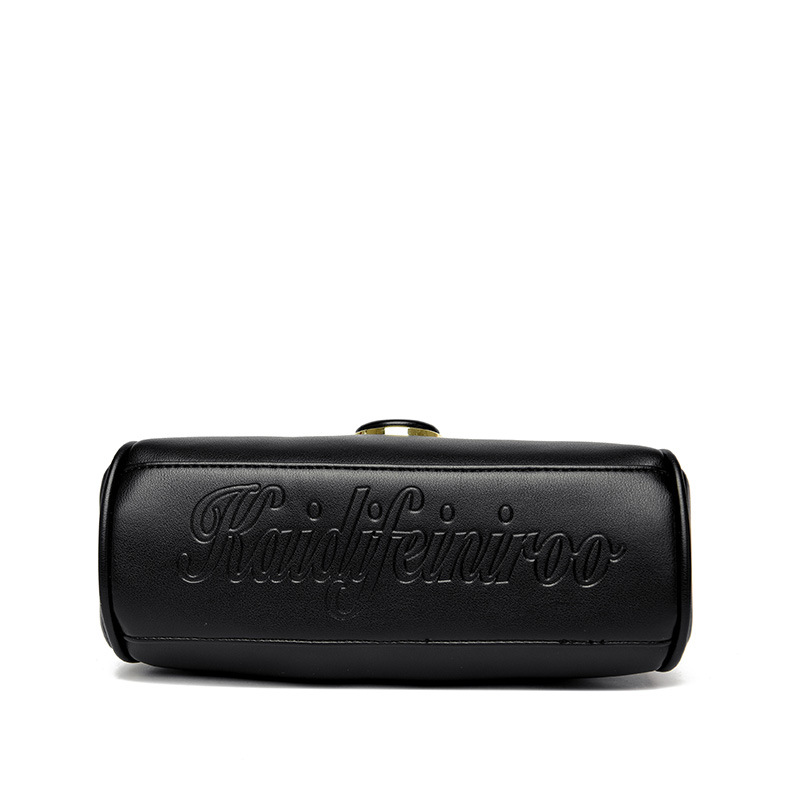https://fulmo-img-server.com/carry-on-bag/8c8c1488-472b-4667-a260-916a2a31ad66.jpg