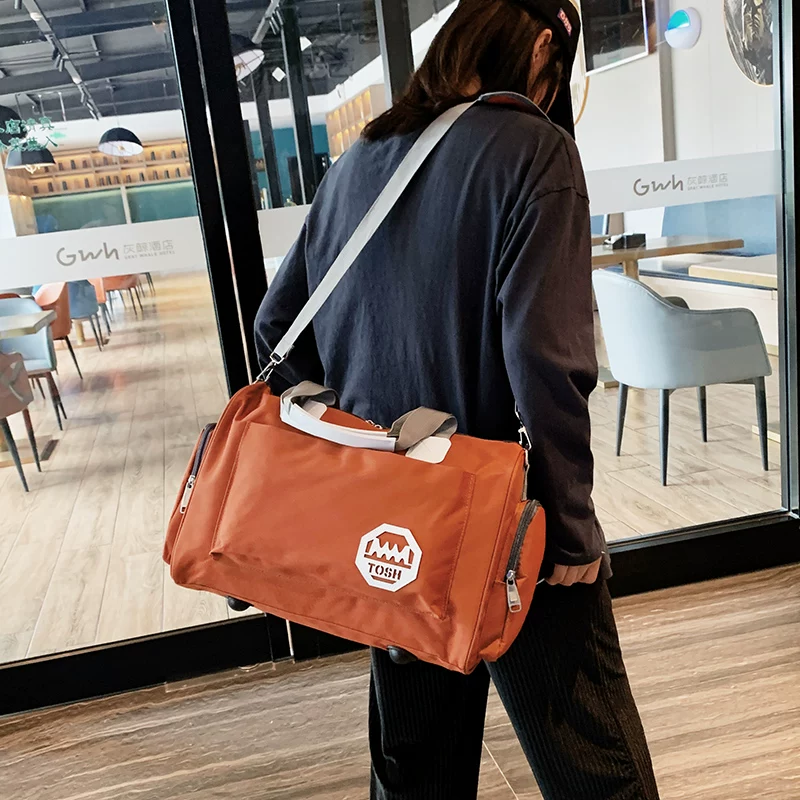 https://fulmo-img-server.com/carry-on-bag/95a4b1fe-20db-4c93-b747-8e778d1c4e10.jpg
