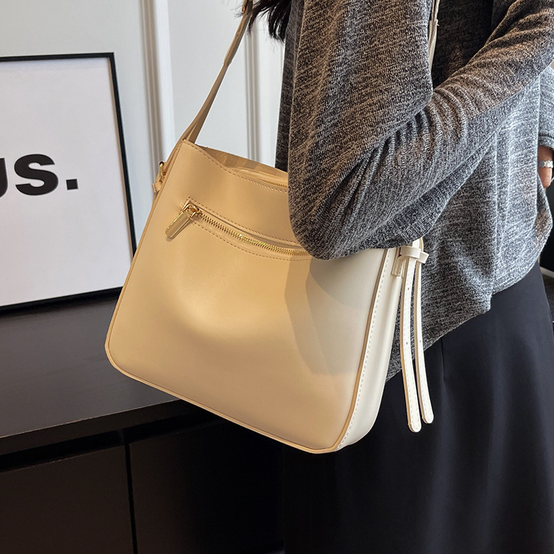 https://fulmo-img-server.com/carry-on-bag/9948030b-6e51-4149-b2f1-2f37dba94876.jpg