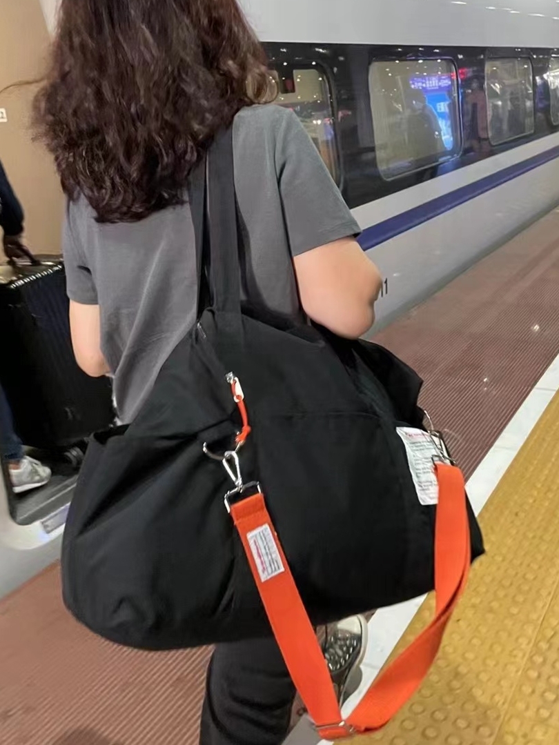 キャリーオンバッグ 実用的ポケット付き旅行ボストン