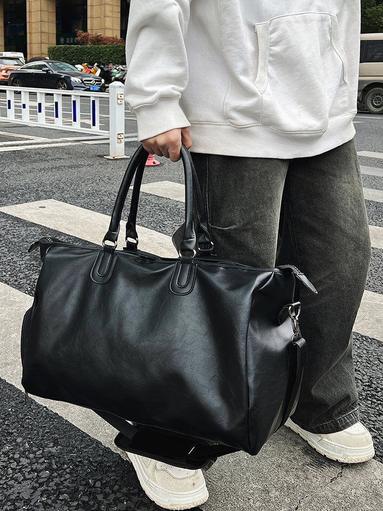 https://fulmo-img-server.com/carry-on-bag/b72660a1-454e-4356-ac8a-201bd7aeb9c9.jpg