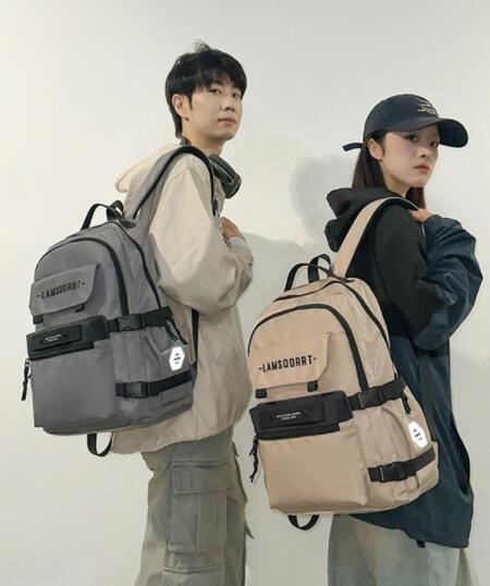 キャリーオンバッグ 大容量メンズリュック多機能バックパック