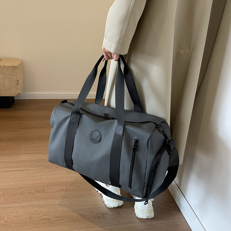 https://fulmo-img-server.com/carry-on-bag/bd74ade1-1cbe-4130-a3ca-7cf69acc793e.jpg