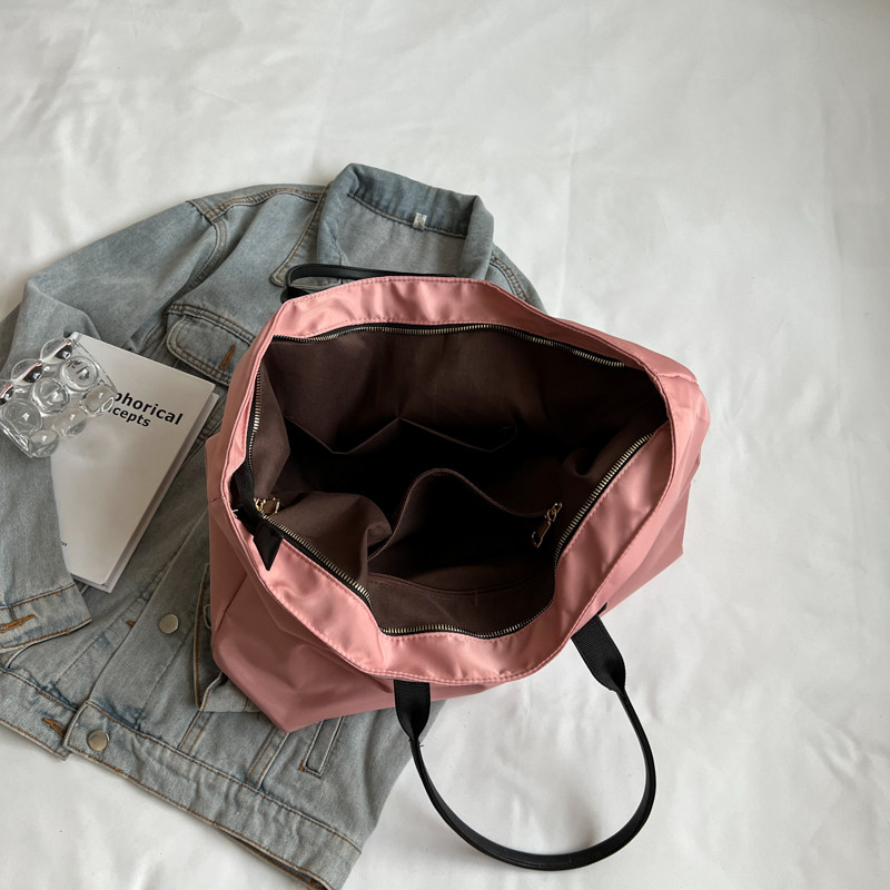 https://fulmo-img-server.com/carry-on-bag/cd5fcd9d-194a-433a-b067-750a5e8846e6.jpg