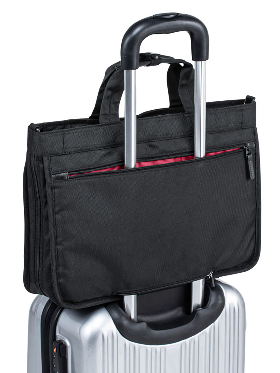 https://fulmo-img-server.com/carry-on-bag/d0d911d1-c6c8-4ab9-a700-3f2decbb9716.jpg