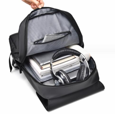 キャリーオンバッグ 男性用大容量リュックサック ビジネス通勤鞄