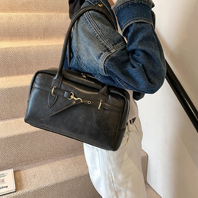 https://fulmo-img-server.com/carry-on-bag/dab121a6-6f13-4e6b-8d1d-13d154426351.jpg