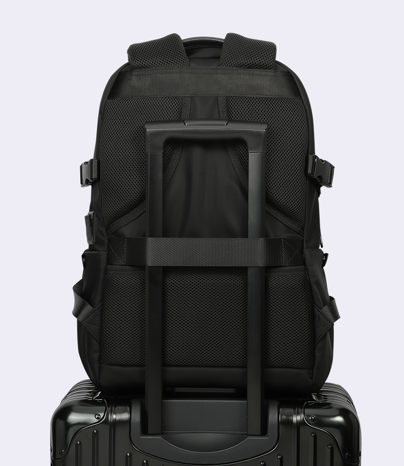 https://fulmo-img-server.com/carry-on-bag/e5148056-bd84-41f4-adf8-10152fe4e279.jpg