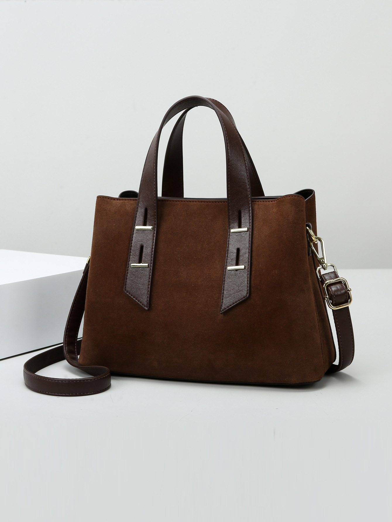 https://fulmo-img-server.com/carry-on-bag/ec5302c1-8b61-4585-b73b-a78cb14dcb1b.jpg