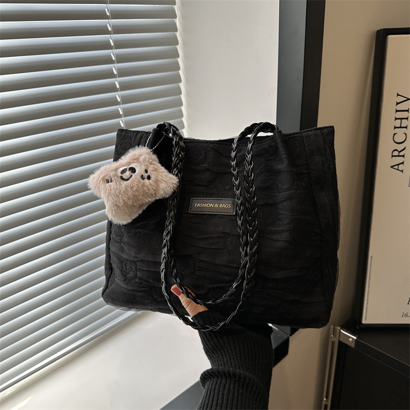https://fulmo-img-server.com/carry-on-bag/f4a29c4c-91da-44b5-bd5e-1c9886f89ba5.jpg