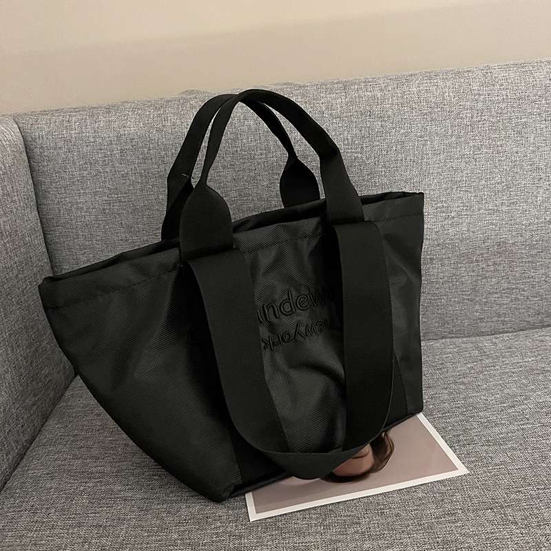 https://fulmo-img-server.com/carry-on-bag/f5e4cf26b0b74c74ba7301806d8e79c6.jepg