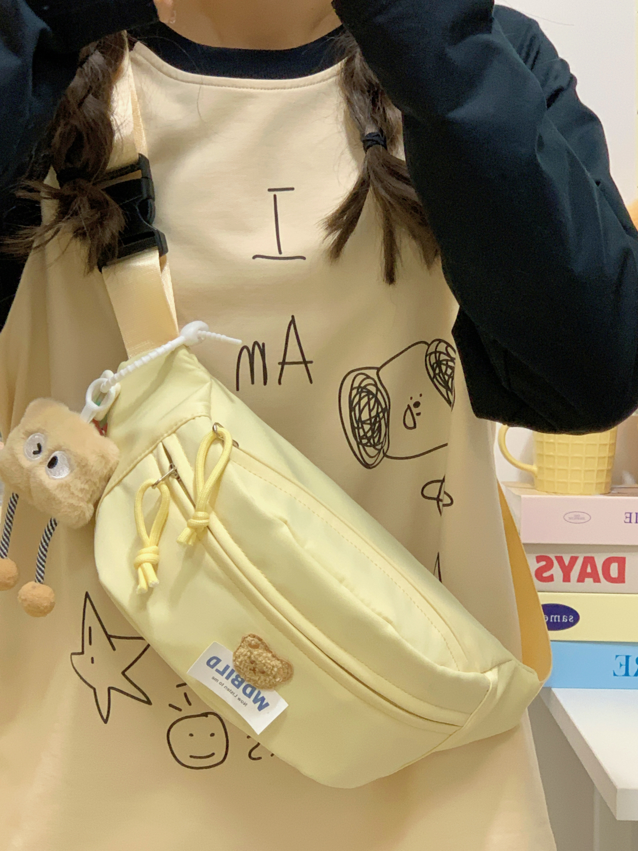 ボディバッグ ぬいぐるみチャーム付きボディバッグ