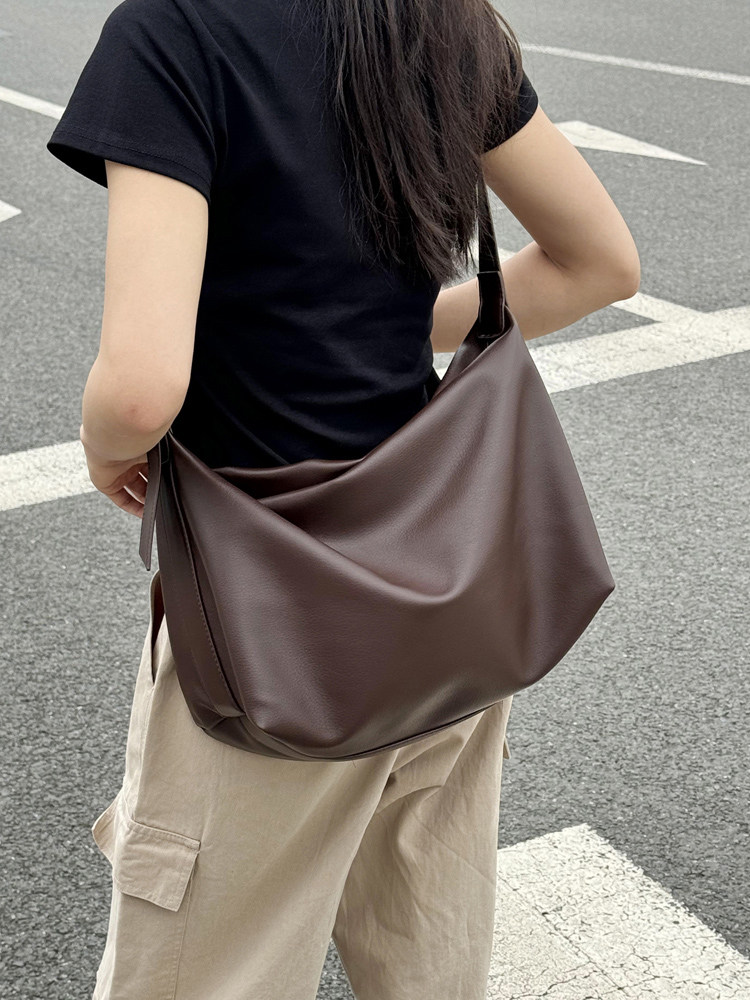 https://fulmo-img-server.com/carryfit/158cd3dc-a47b-4e03-beba-07863f983be7.jpg