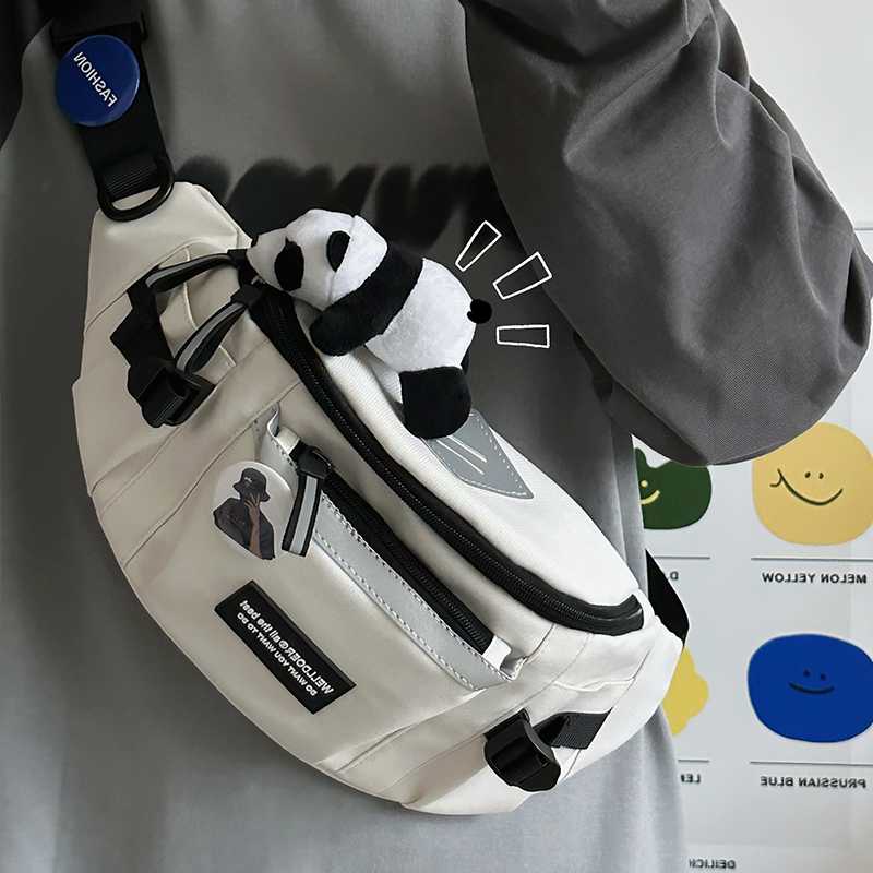 パンダさんの遊び心ボディバッグ