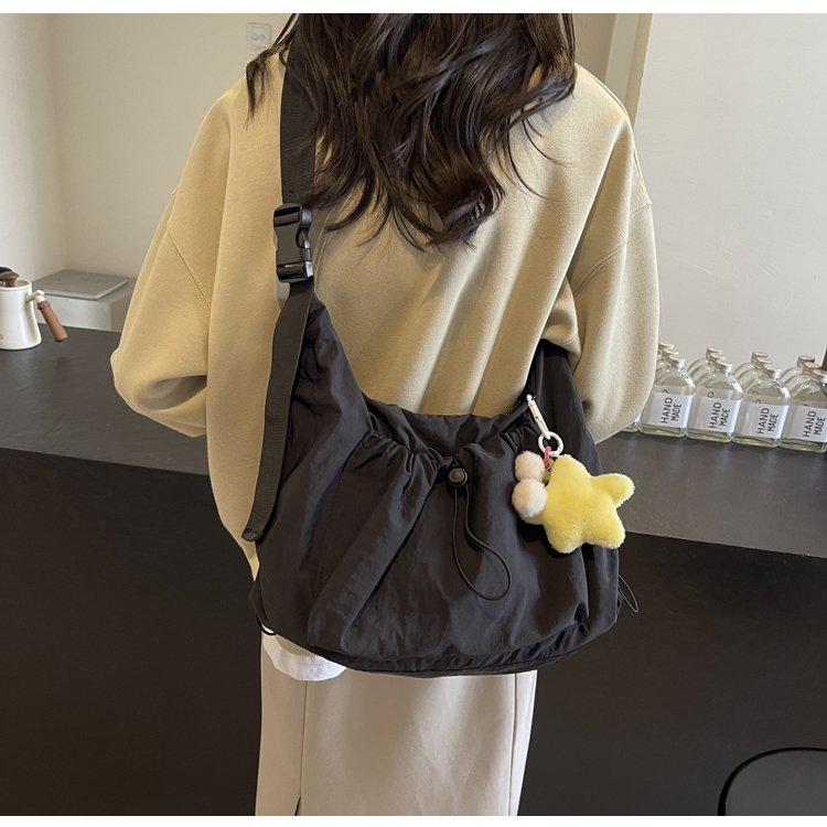 ボディバッグ ふんわり巾着ボディーバッグ