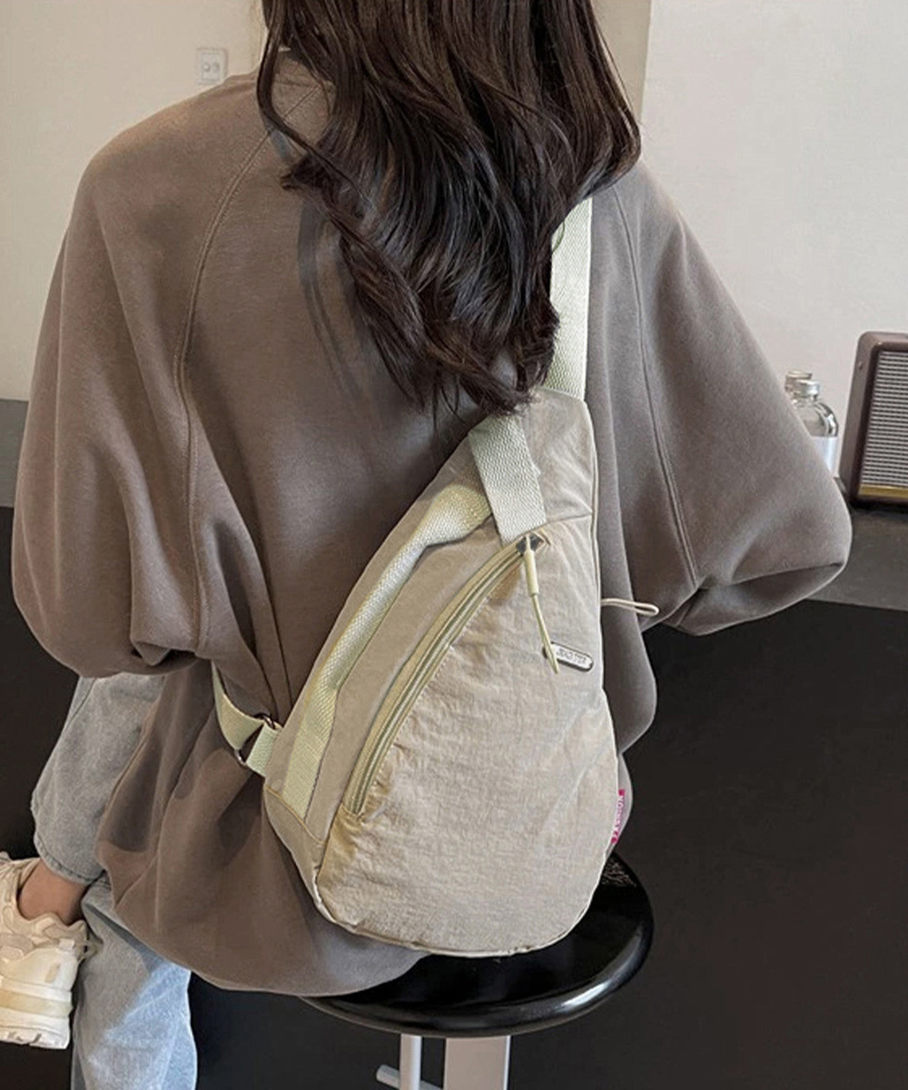 三角形デザイン ワンショルダーボディバッグ