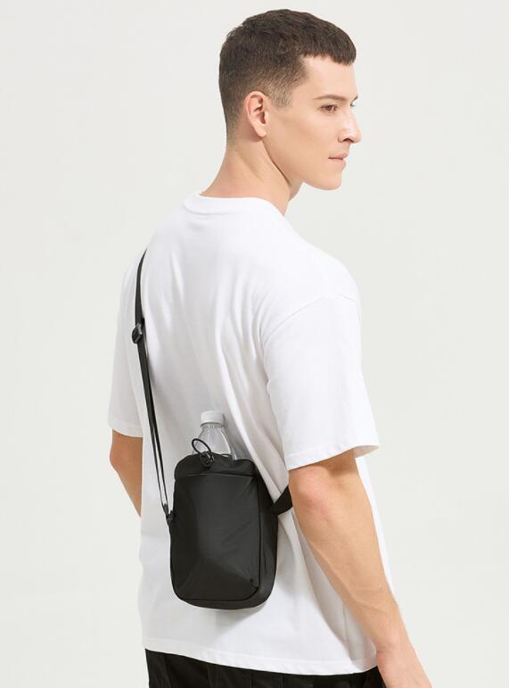 斜めがけショルダーバッグ 多機能ボディバッグ 小物収納