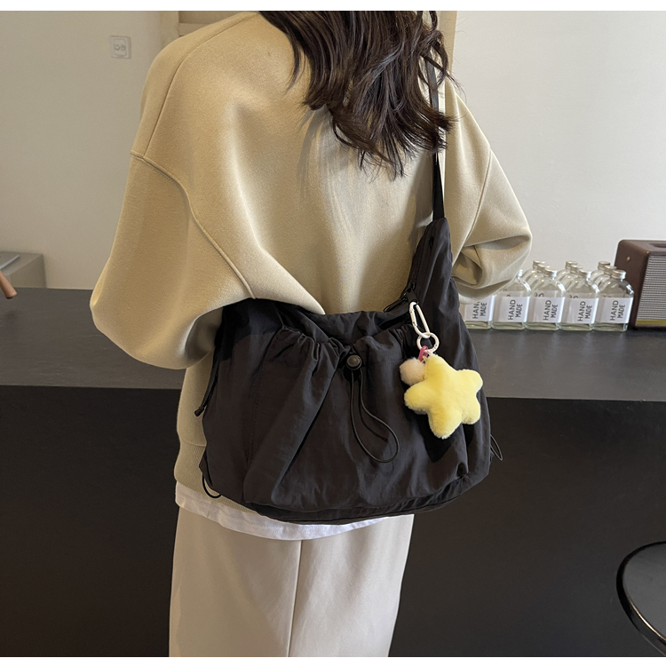ボディバッグ ふんわり巾着ボディーバッグ