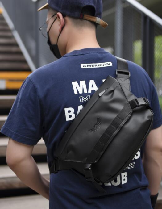 メンズ撥水ボディバッグ斜め掛けショルダー黒