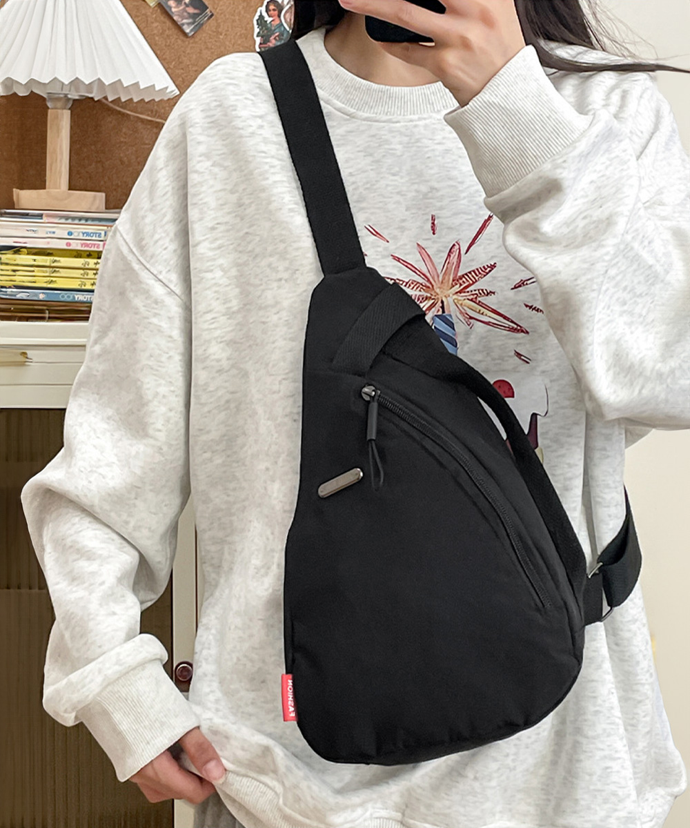三角形デザイン ワンショルダーボディバッグ