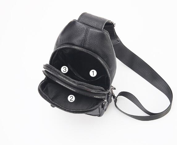 メンズ斜めがけ合成皮革ボディバッグ