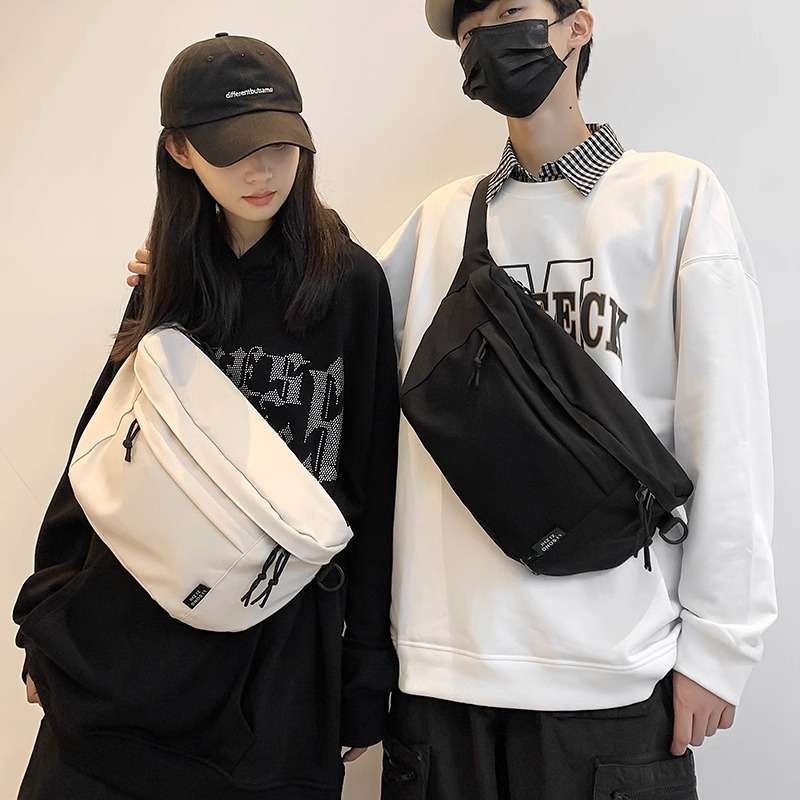 シンプル大容量ボディバッグ