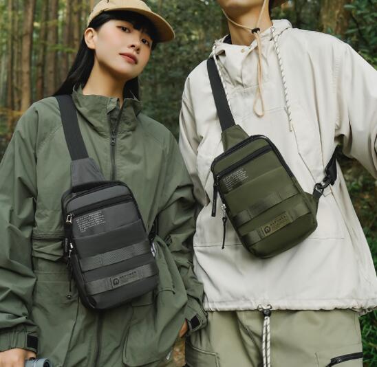 男性用撥水加工斜めがけボディバッグ