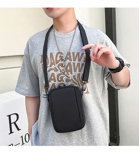 ボディバッグ　ミニマル薄型ボディバッグ