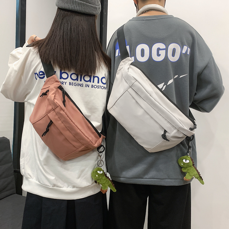 シンプル大容量ボディバッグ