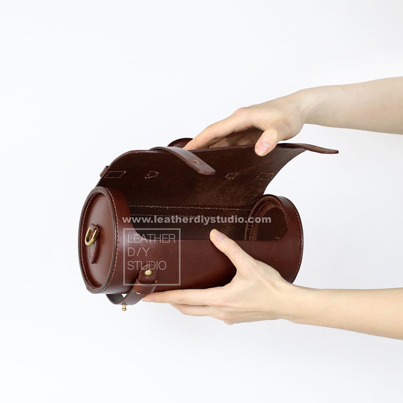 https://fulmo-img-server.com/carryfit/afc469fa-f31a-4c8e-873c-4afc693af0f7.jpg