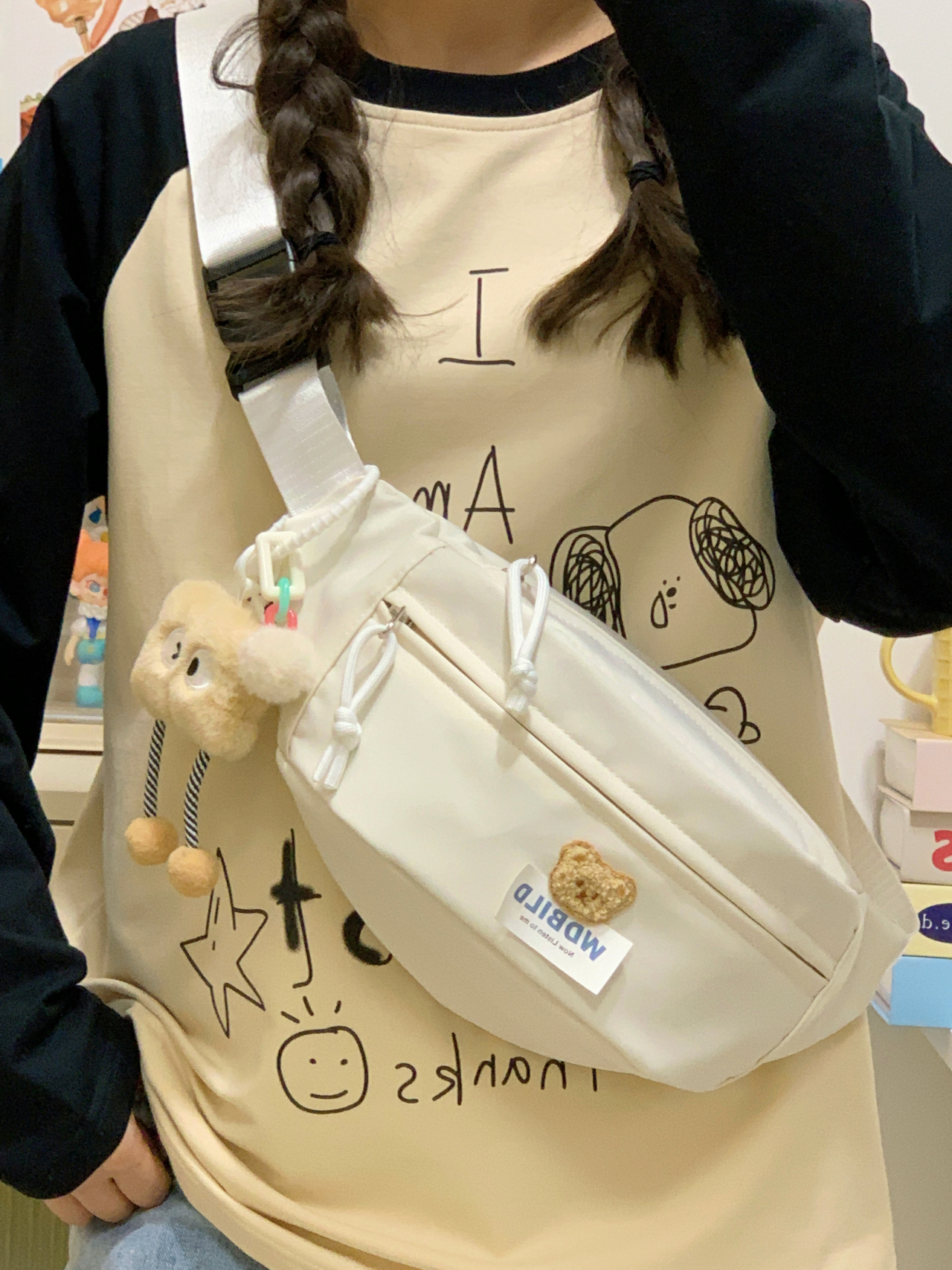 ボディバッグ ぬいぐるみチャーム付きボディバッグ