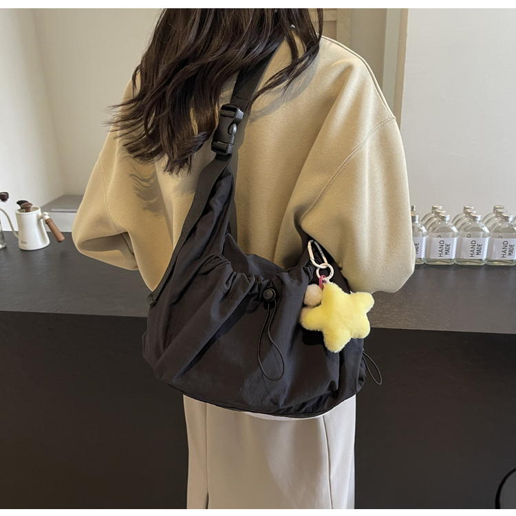 ボディバッグ ふんわり巾着ボディーバッグ