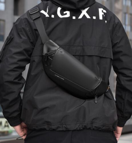 メンズ撥水加工ボディバッグ斜め掛けサコッシュ
