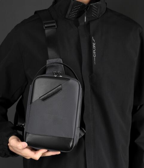 メンズ斜めがけボディバッグ多機能ショルダー