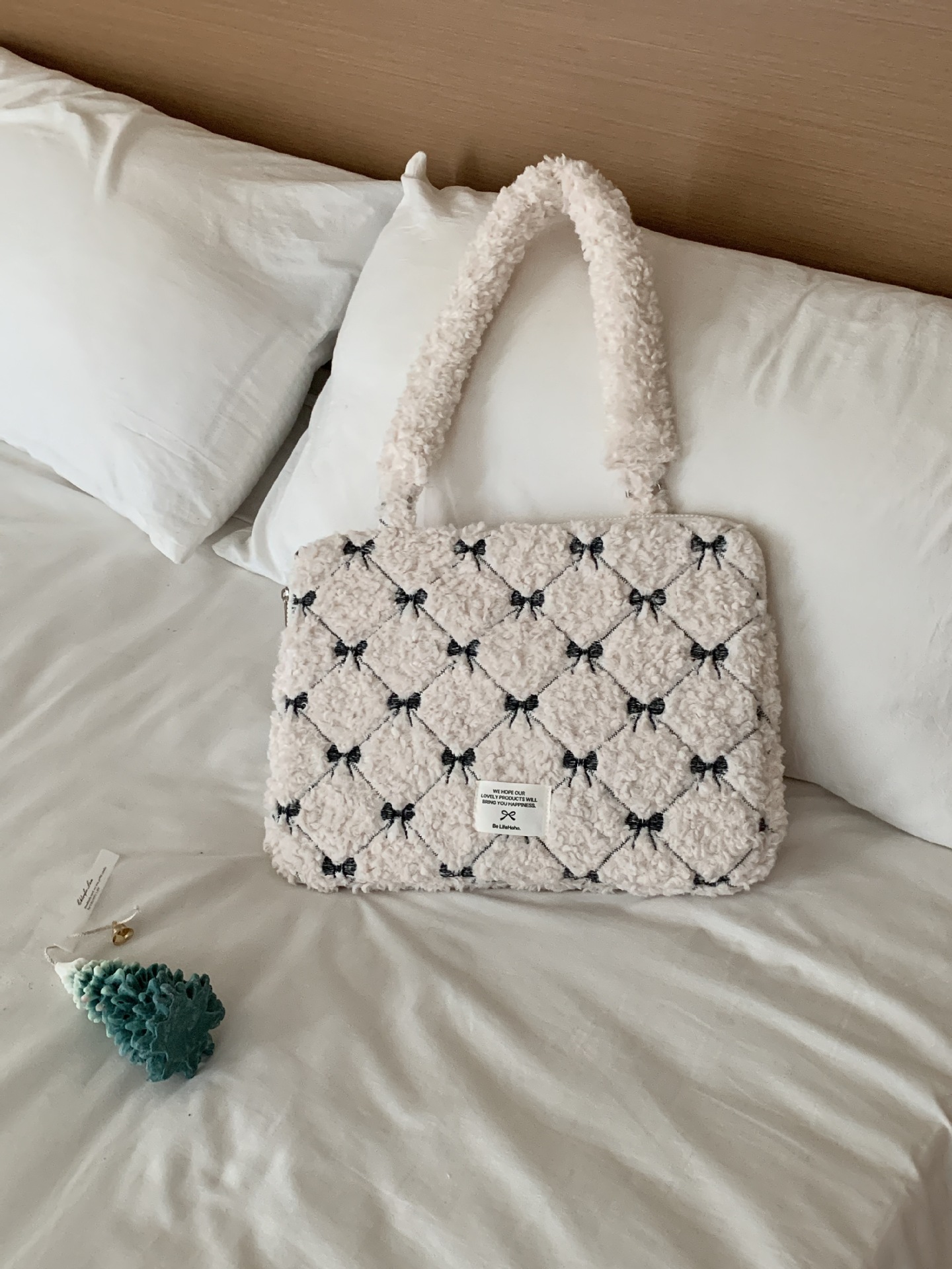 パソコンケース もこもこリボン刺繍のキルティングパソコンケース