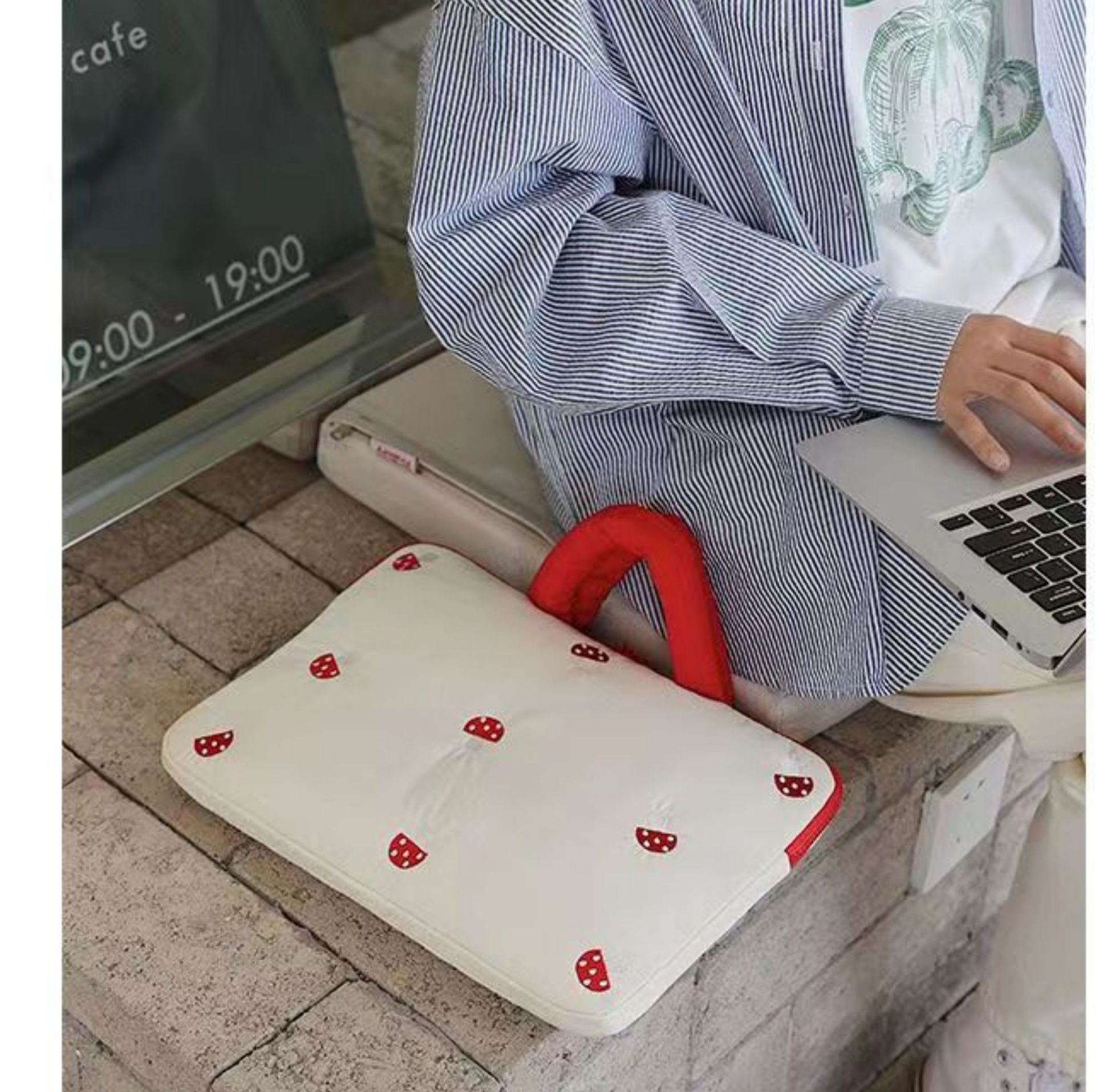 https://fulmo-img-server.com/casecraft/1755744314185_sv1x2dhp_ww8h9708.jpeg