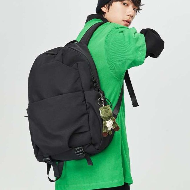 パソコンケース  シンプルデザイン 大容量バックパック