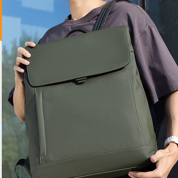 パソコンケース 都会派リュック型パソコンケース