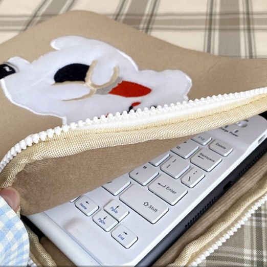 パソコンケース もふもふ白犬のお寿司大好きパソコンケース