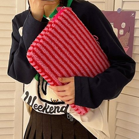 パソコンケース ふわもこ水玉刺繍のボアパソコンケース