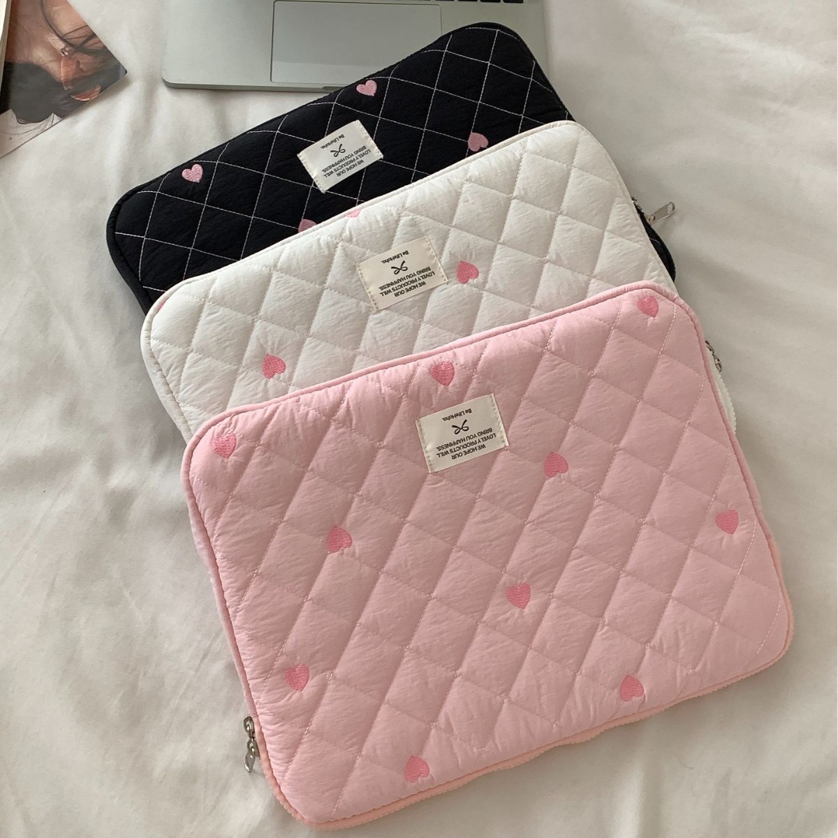 パソコンケース ハート刺繍入りキルティングパソコンケース