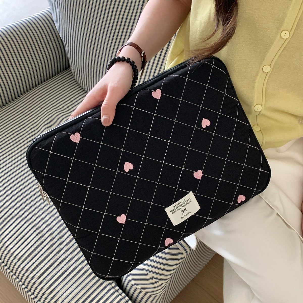 パソコンケース ハート刺繍入りキルティングパソコンケース