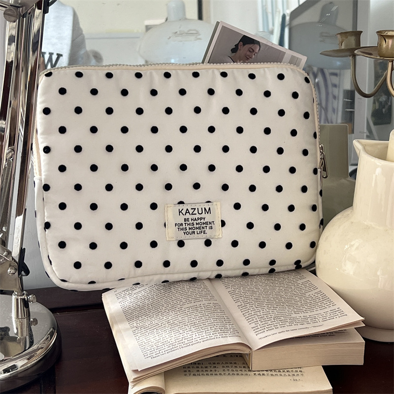 パソコンケース 水玉模様のふわふわクッション入りパソコン収納ケース