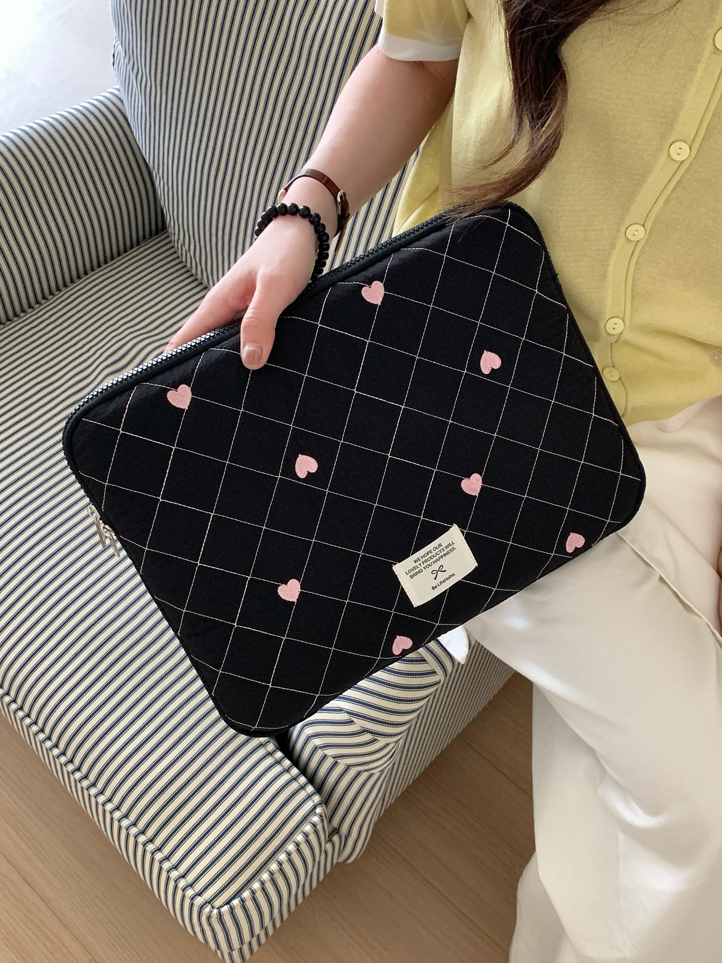 パソコンケース ハート刺繍入りキルティングパソコンケース