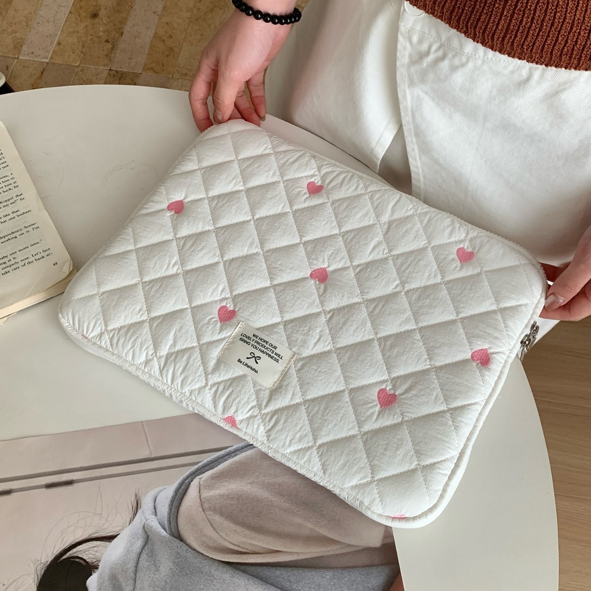 パソコンケース ハート刺繍入りキルティングパソコンケース