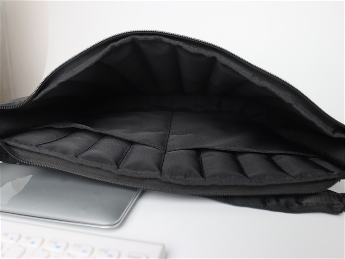 パソコンケース ふわふわキルティング風ショルダーパソコンケース