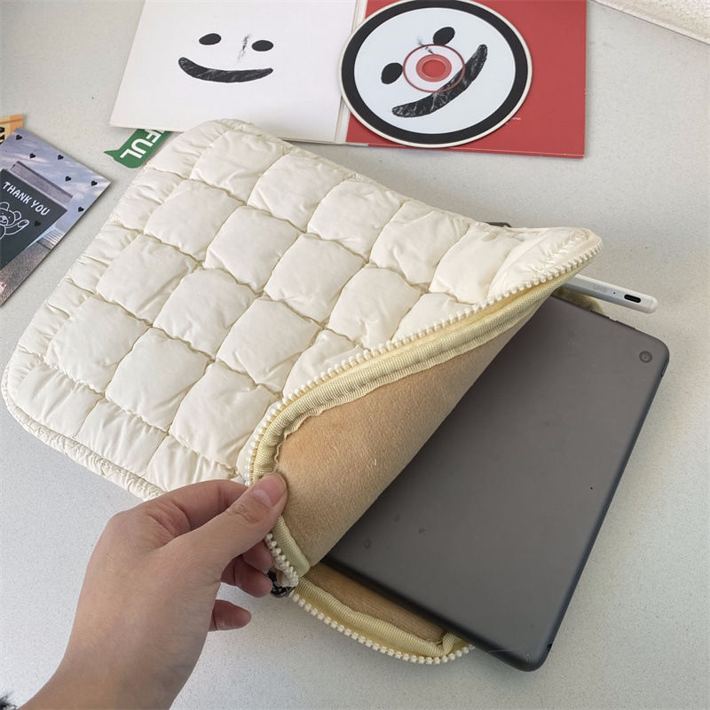 おしゃれ軽量キルティングノートパソコンケース